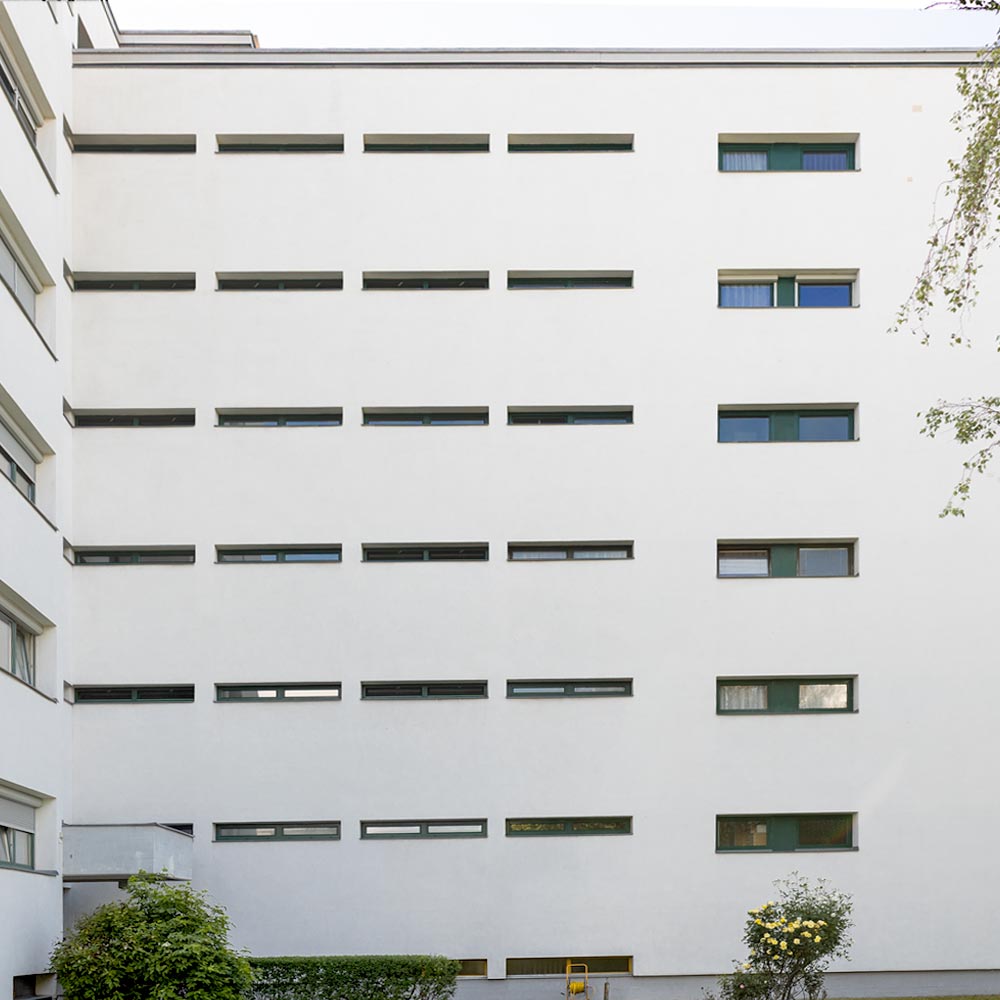 Fassadenreinigung Mehrfamilienhaus nachher